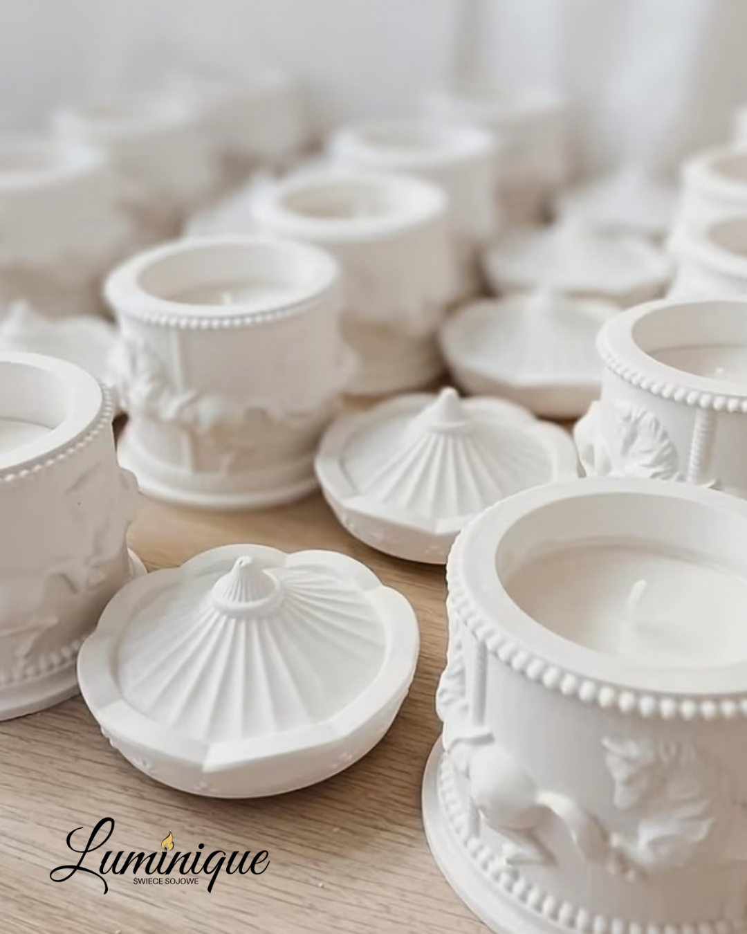 Świeca sojowa handmade Karuzela – zapach gumy balonowej | dekoracyjna świeca 250 g