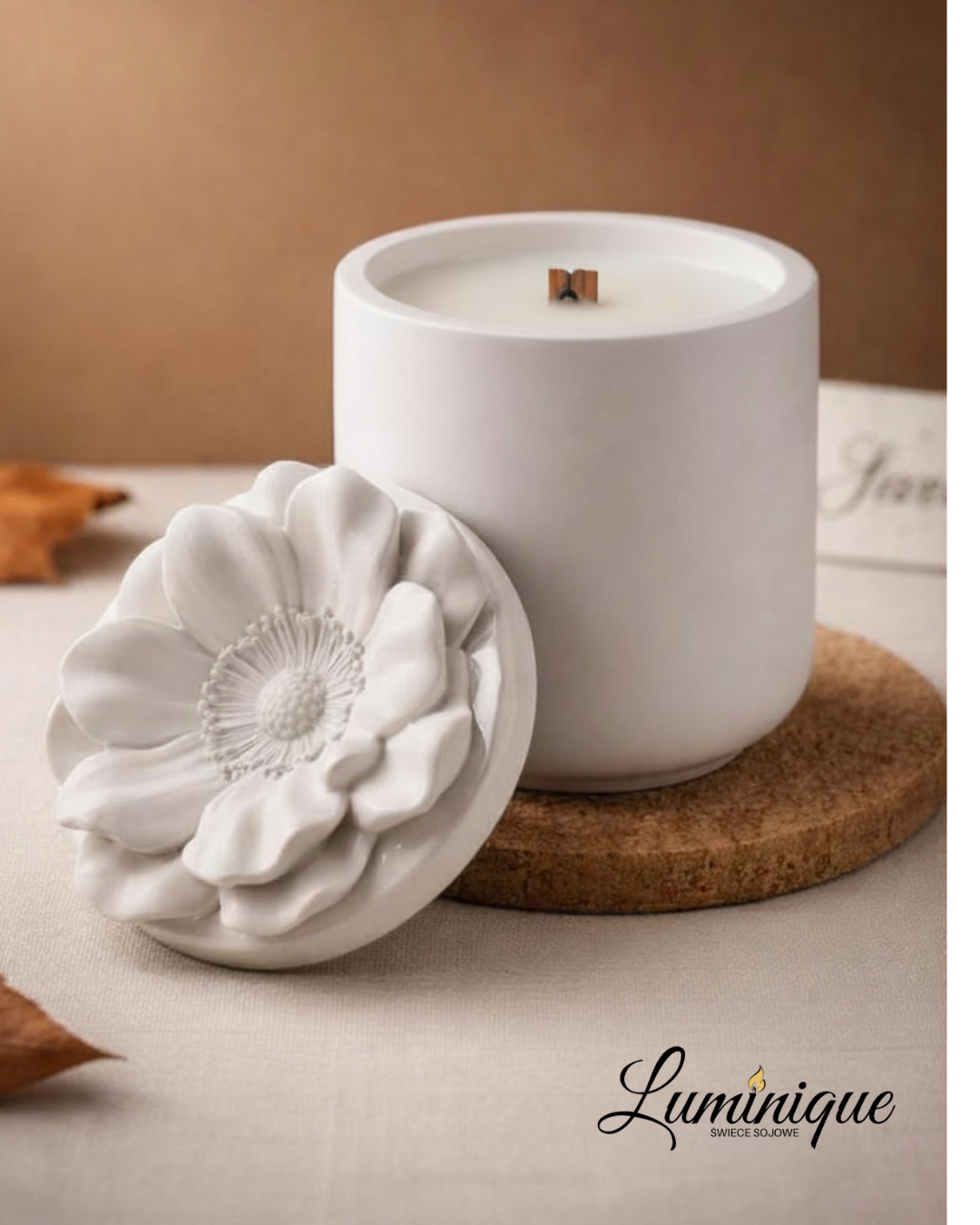 Świeca sojowa handmade Magnolia w naczyniu gipsowym – zapach magnolii