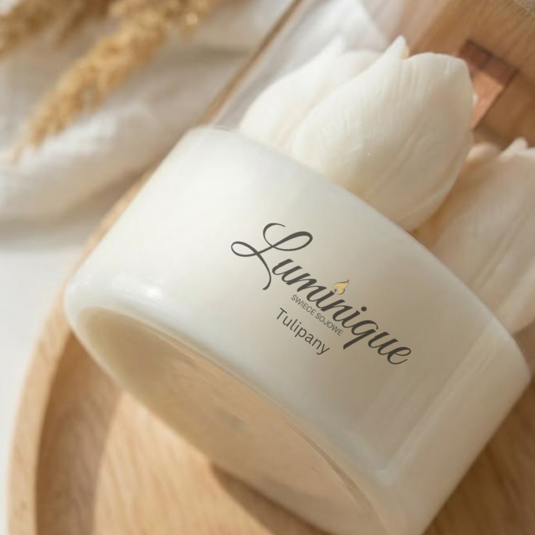 Luminique Tulipany skincare product on a wooden tray with dried flowers in the background