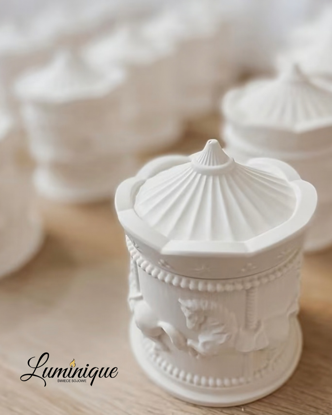 Świeca sojowa handmade Karuzela – zapach gumy balonowej | dekoracyjna świeca 250 g